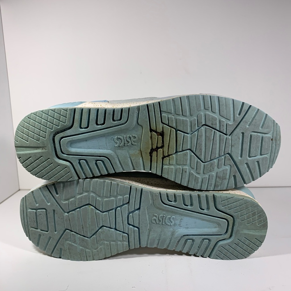 Women’s 9 ASICS - Picture 6 of 7
